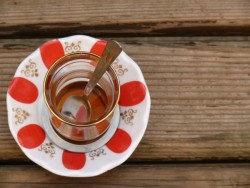 Podšálka k tureckému poháriku na čaj